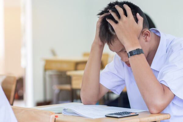 Skolerelaterte faktorer knyttet til psykisk stress og uro hos elever i ungdomstrinnet
